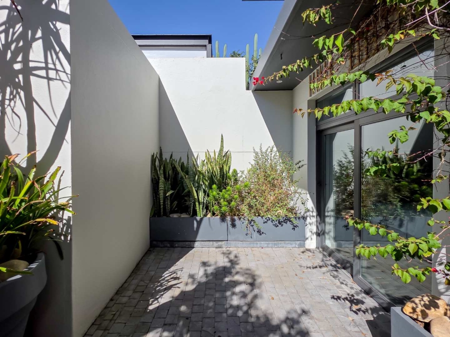 2 Bedroom Property for Sale in Green Point Western Cape